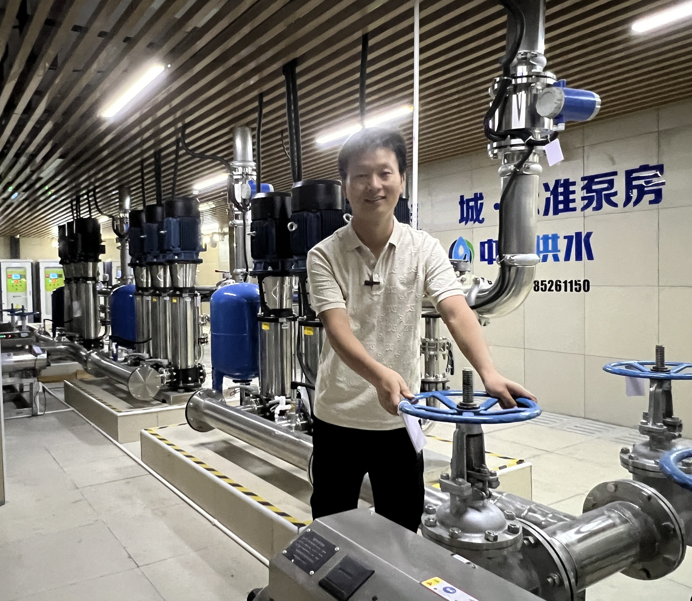 小區自來水二次加壓泵房通過智能網關進行遠程監測實現手中運維